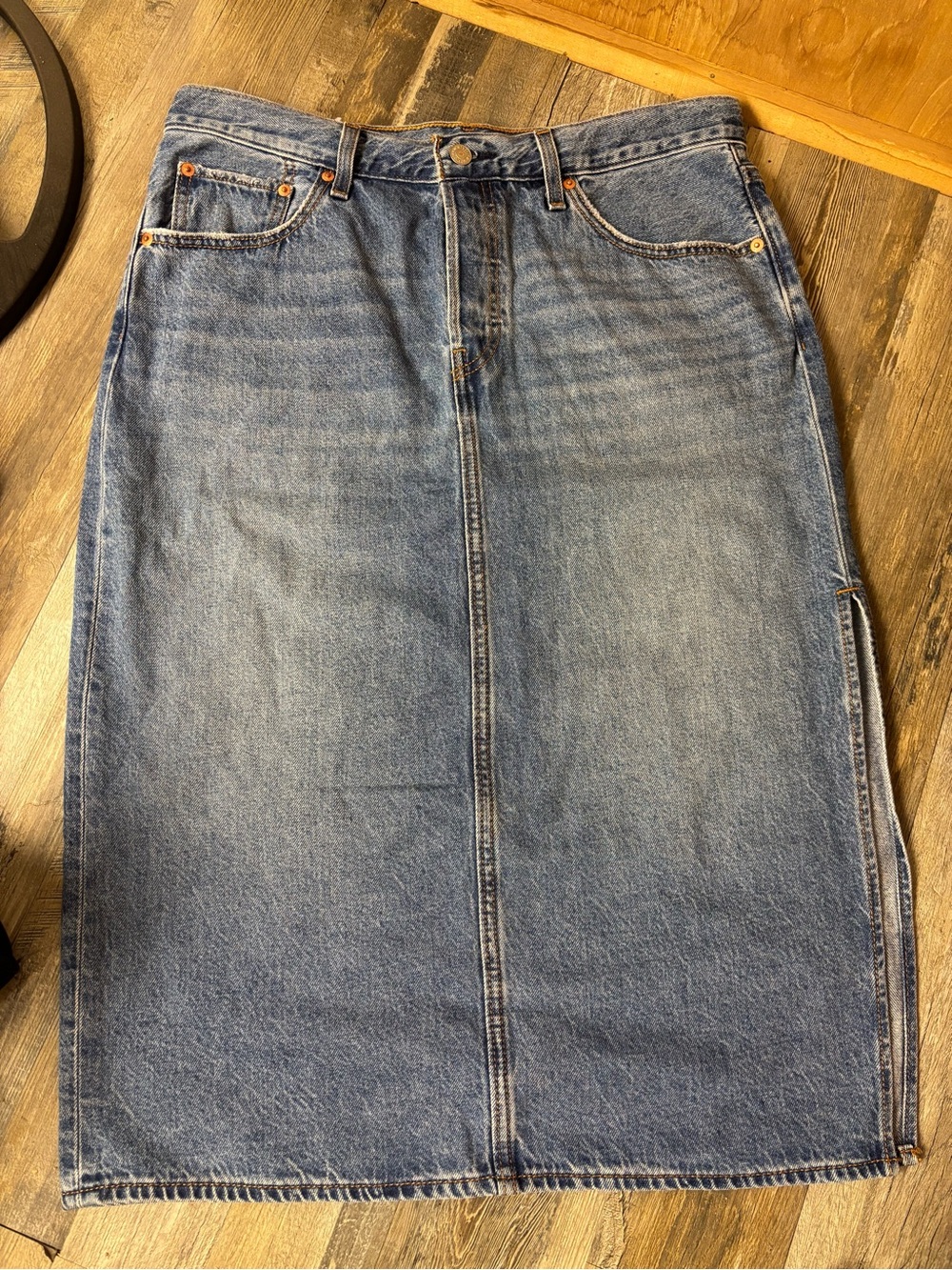 Levi's Medium Blue Denim Midi A-Line Skirt | Size 31